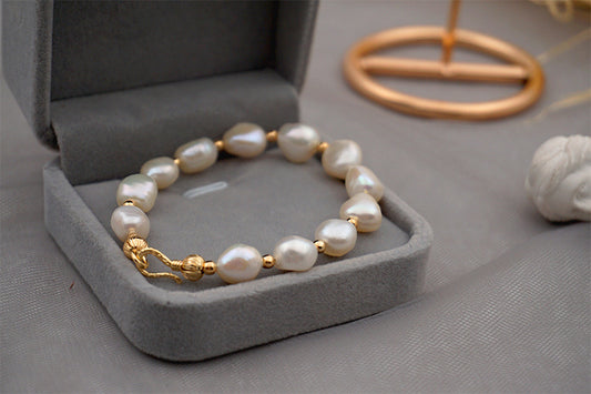 Baroque freshwater pearl bracelet