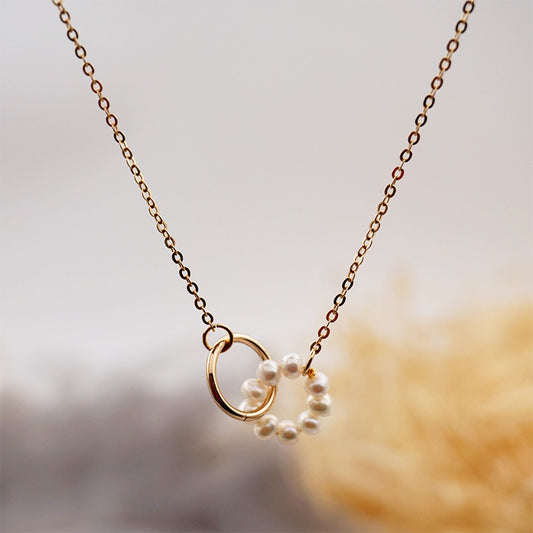 Flower Twisted Pendant Pearl Necklace